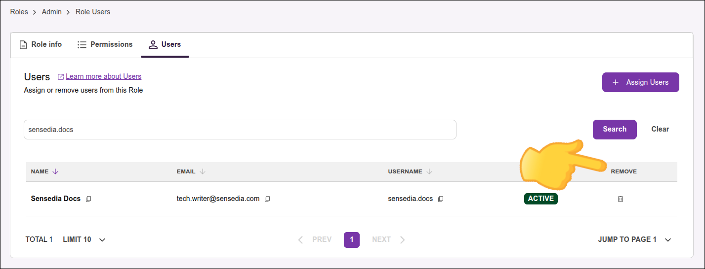 highlight of the trash can icon on the Users tab