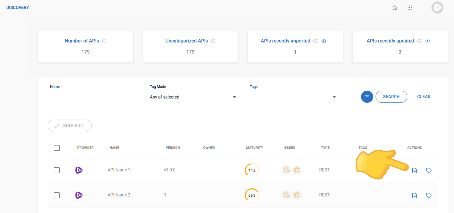 tela com lista de APIs e indicação de onde clicar para ver detalhes da API selecionada